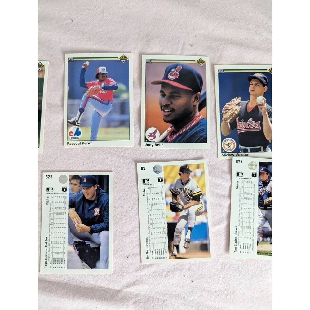 VTG 1990‎ 92 Baseball card lot Johnny Bench Sammy Sosa Greg Maddux Pascual Perez